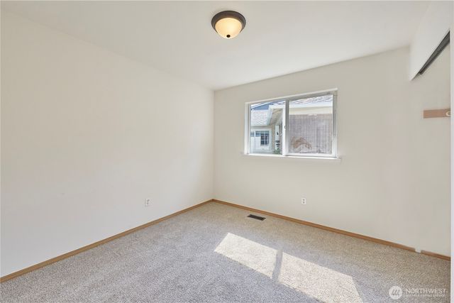 6804 E 132nd Street Ct, Puyallup, WA 98373