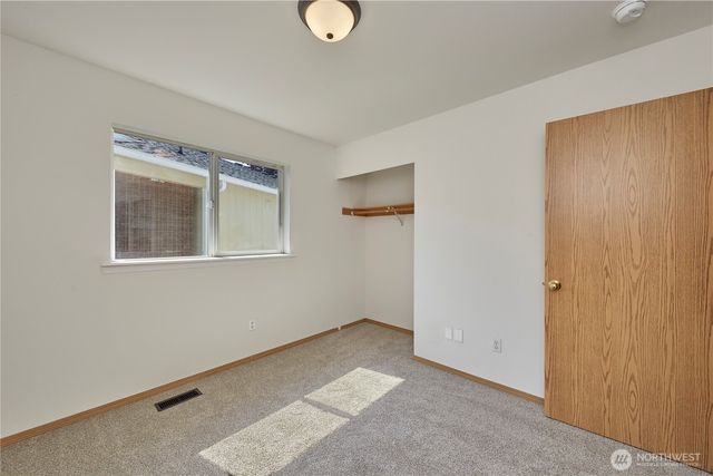 6804 E 132nd Street Ct, Puyallup, WA 98373