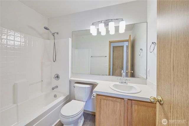6804 E 132nd Street Ct, Puyallup, WA 98373