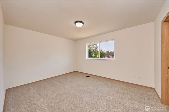 6804 E 132nd Street Ct, Puyallup, WA 98373