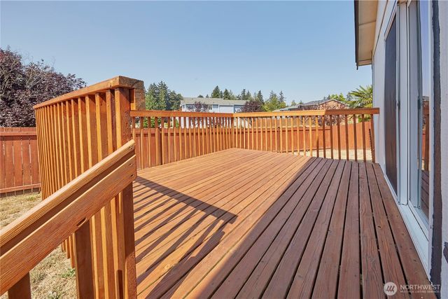 6804 E 132nd Street Ct, Puyallup, WA 98373