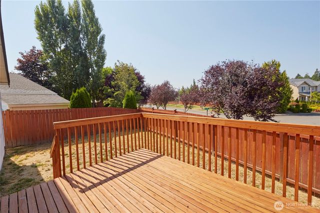 6804 E 132nd Street Ct, Puyallup, WA 98373