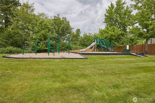 6804 E 132nd Street Ct, Puyallup, WA 98373