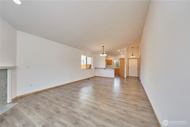 6804 E 132nd Street Ct, Puyallup, WA 98373