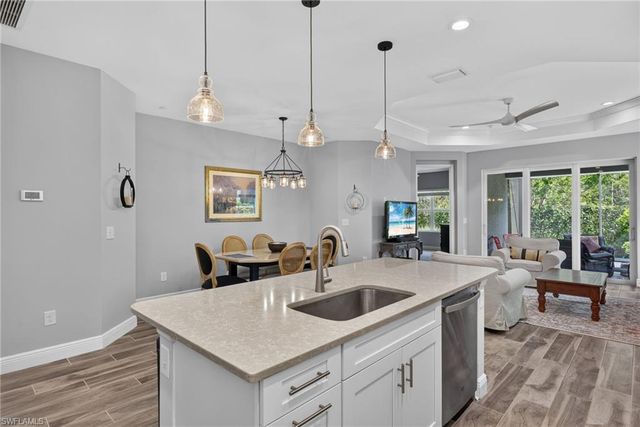 2183 Marquesa CIR, Naples, FL 34112
