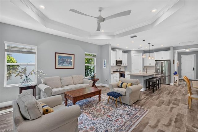 2183 Marquesa CIR, Naples, FL 34112