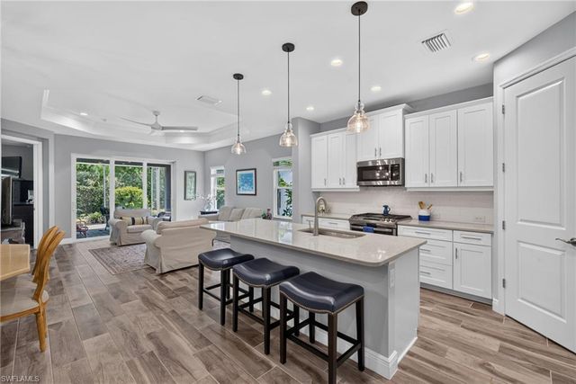2183 Marquesa CIR, Naples, FL 34112