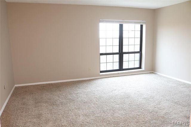 927 Claytonbrook Drive 3, Ballwin, MO 63011