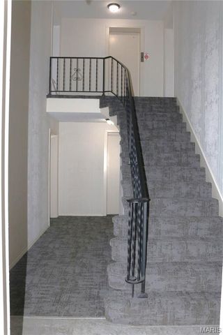 927 Claytonbrook Drive 3, Ballwin, MO 63011