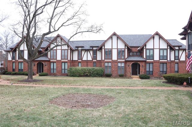 927 Claytonbrook Drive 3, Ballwin, MO 63011