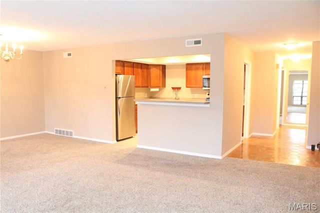 927 Claytonbrook Drive 3, Ballwin, MO 63011