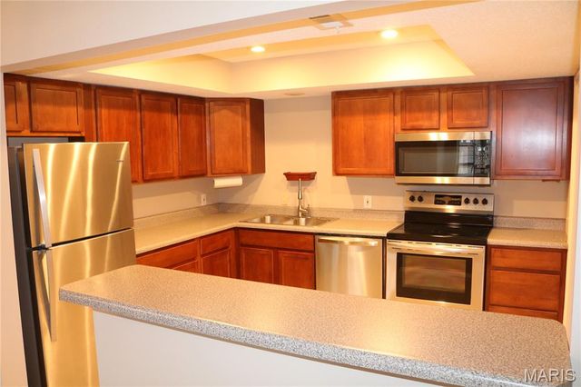 927 Claytonbrook Drive 3, Ballwin, MO 63011