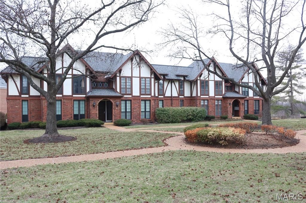 927 Claytonbrook Drive 3, Ballwin, MO 63011