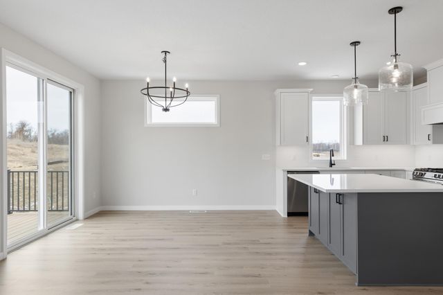 10926 37th Street N, Lake Elmo, MN 55042