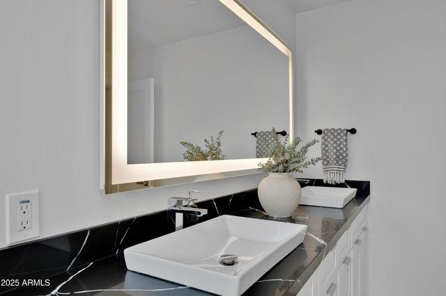 3005 N 81ST Place, Scottsdale, AZ 85251