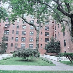83-20 98 Street 1H, Woodhaven, NY 11421
