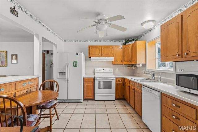 1244 Hobson Drive, St Louis, MO 63135