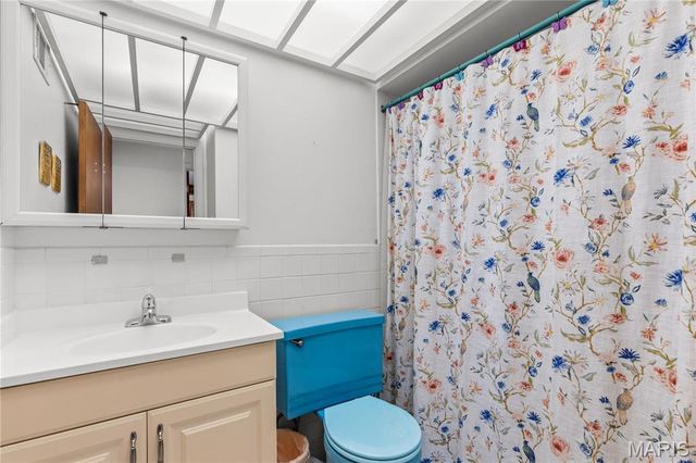 1244 Hobson Drive, St Louis, MO 63135