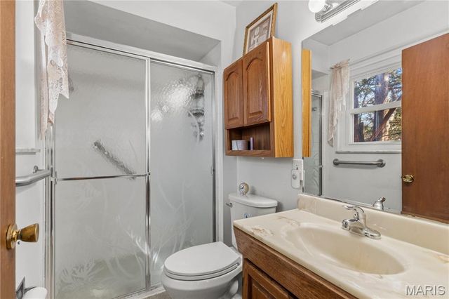 1244 Hobson Drive, St Louis, MO 63135