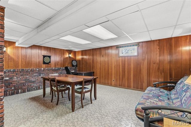 1244 Hobson Drive, St Louis, MO 63135