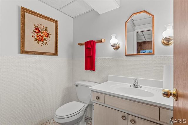 1244 Hobson Drive, St Louis, MO 63135