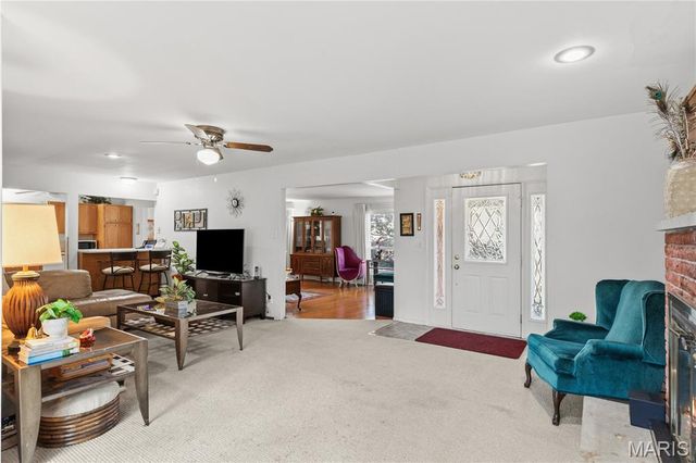 1244 Hobson Drive, St Louis, MO 63135