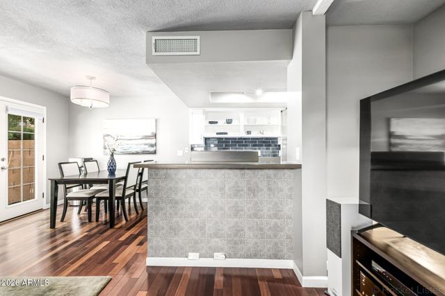 1101 E NORTH Lane 2, Phoenix, AZ 85020