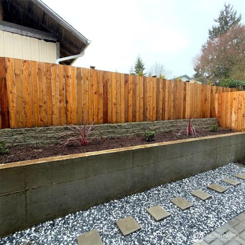 648 B SW 139th Street, Burien, WA 98166