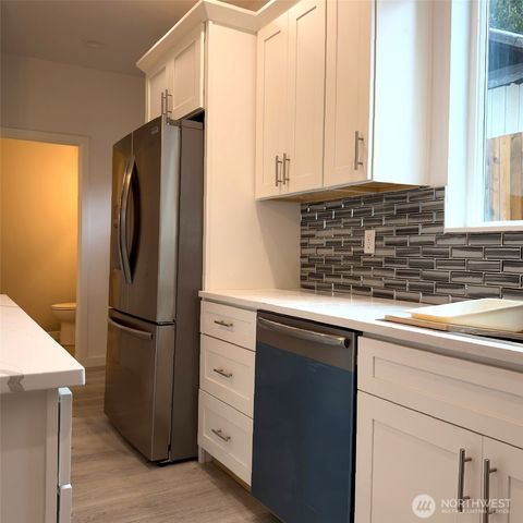 648 B SW 139th Street, Burien, WA 98166