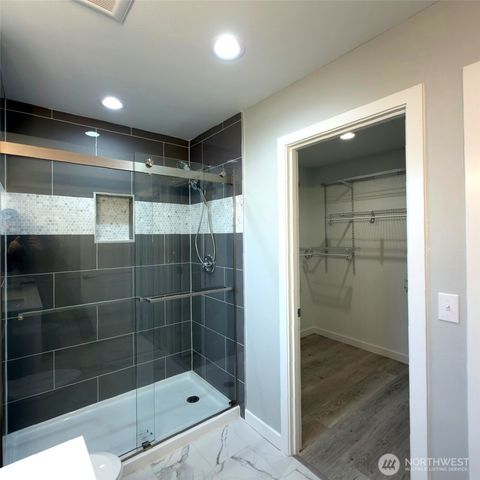 648 B SW 139th Street, Burien, WA 98166