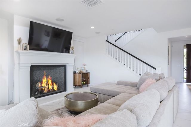 19032 Carranza Lane, Saugus, CA 91350