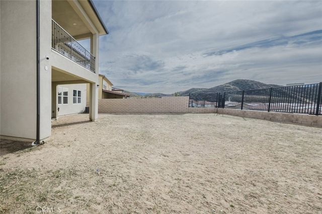 19032 Carranza Lane, Saugus, CA 91350