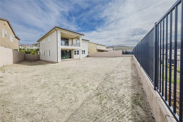 19032 Carranza Lane, Saugus, CA 91350