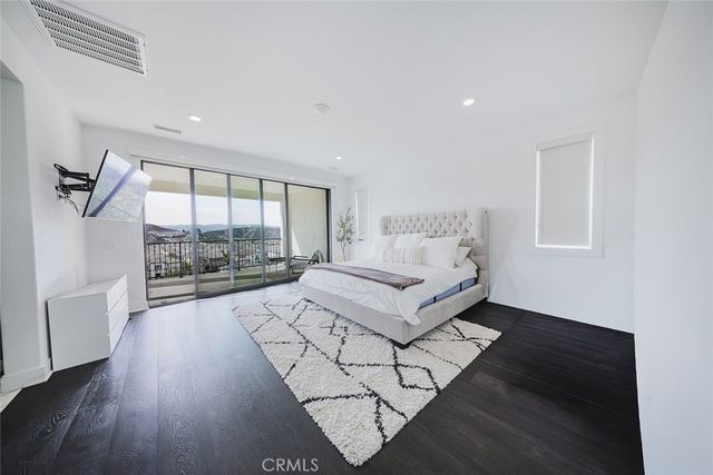 19032 Carranza Lane, Saugus, CA 91350