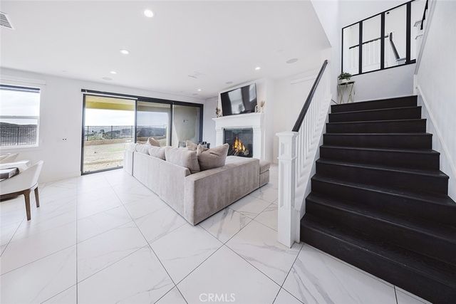 19032 Carranza Lane, Saugus, CA 91350