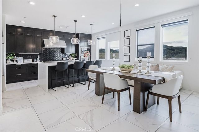 19032 Carranza Lane, Saugus, CA 91350