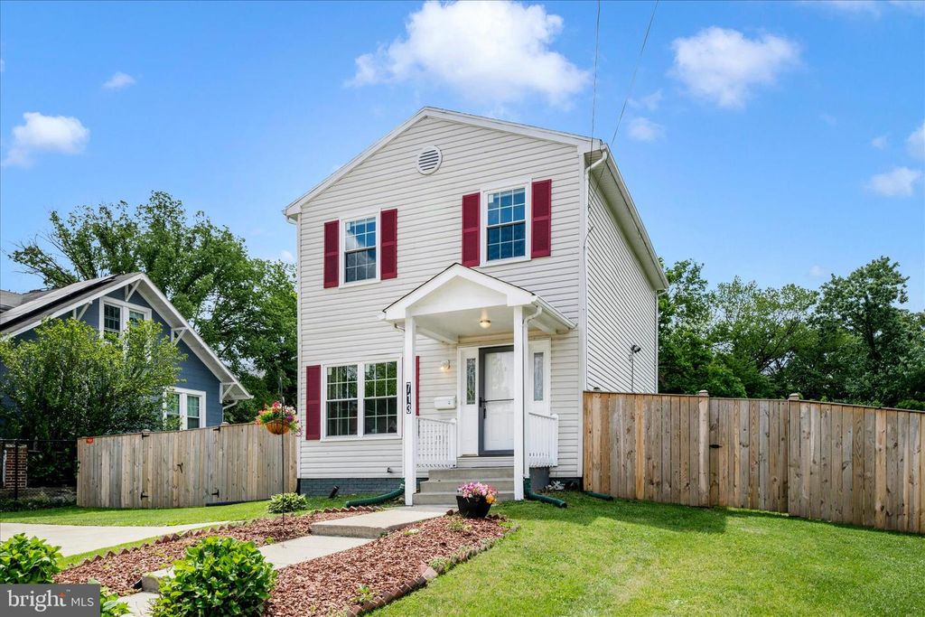 Image 1 of property listing at 713 SEEK LN, Silver Spring, MD 20912