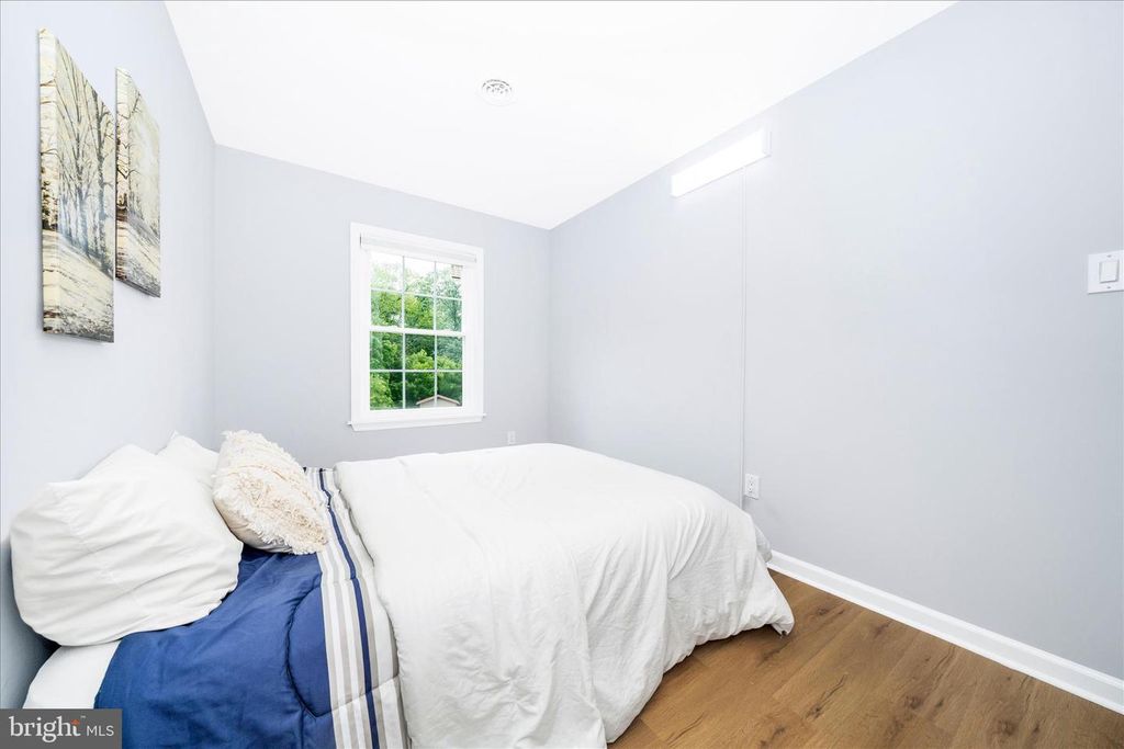 Image 20 of property listing at 713 SEEK LN, Silver Spring, MD 20912