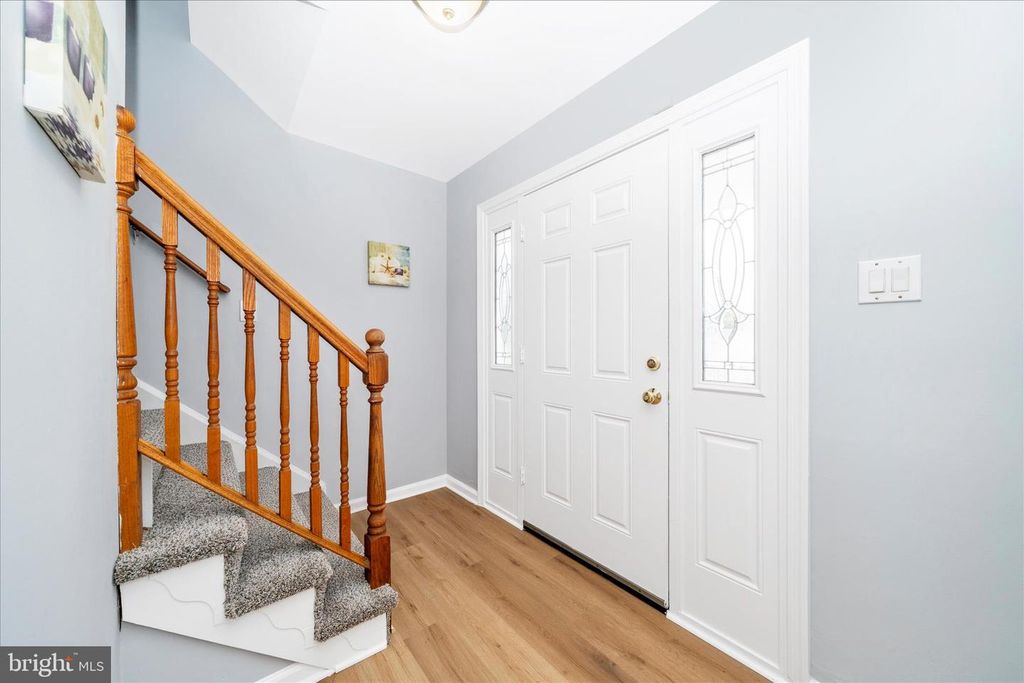 Image 3 of property listing at 713 SEEK LN, Silver Spring, MD 20912