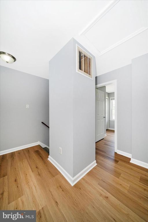 Image 32 of property listing at 713 SEEK LN, Silver Spring, MD 20912