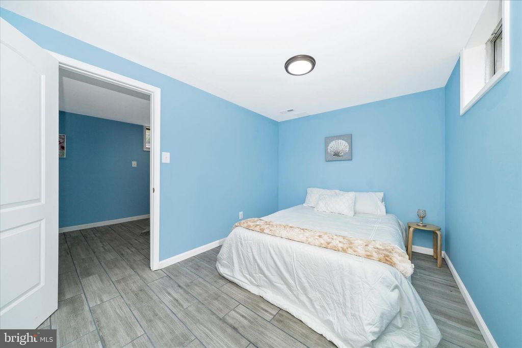 Image 36 of property listing at 713 SEEK LN, Silver Spring, MD 20912