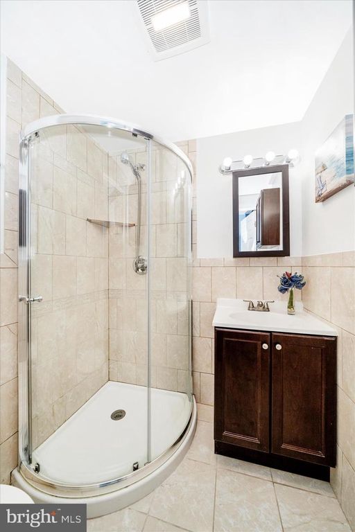 Image 42 of property listing at 713 SEEK LN, Silver Spring, MD 20912