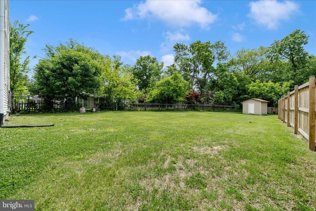 Image 43 of property listing at 713 SEEK LN, Silver Spring, MD 20912