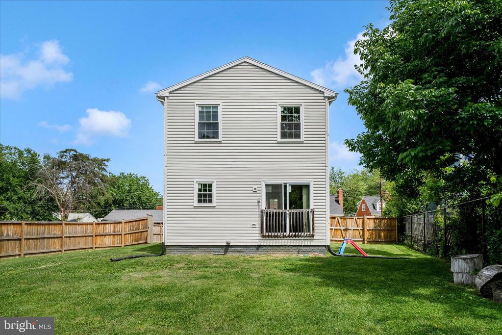Image 46 of property listing at 713 SEEK LN, Silver Spring, MD 20912
