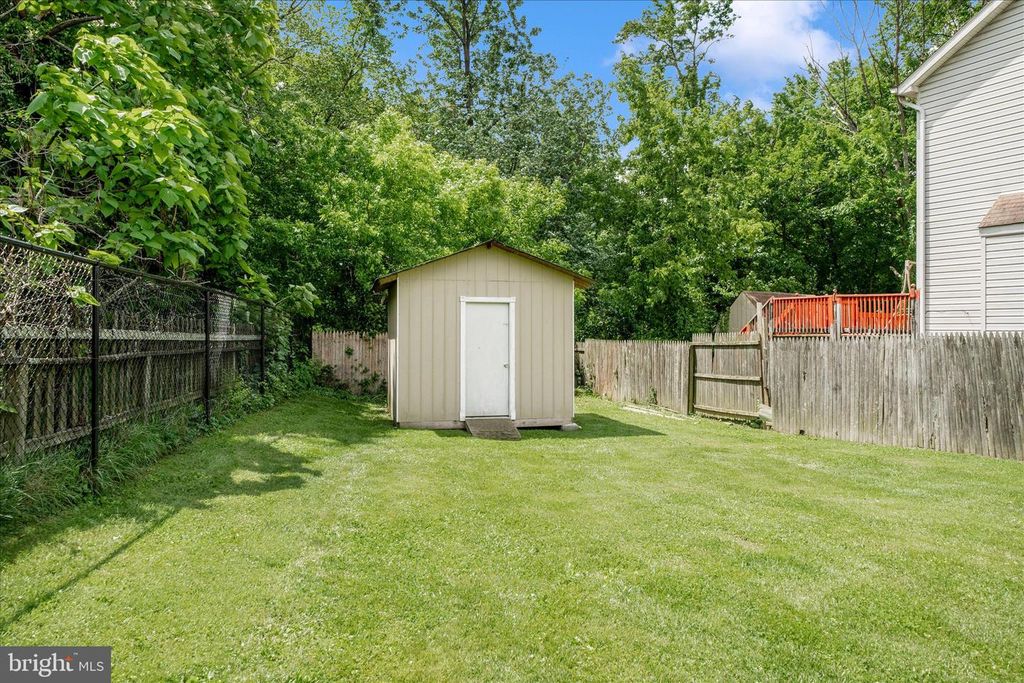 Image 48 of property listing at 713 SEEK LN, Silver Spring, MD 20912