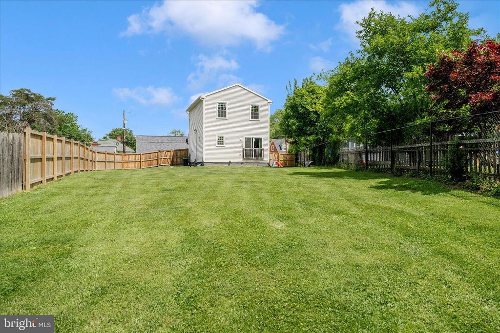 Image 50 of property listing at 713 SEEK LN, Silver Spring, MD 20912