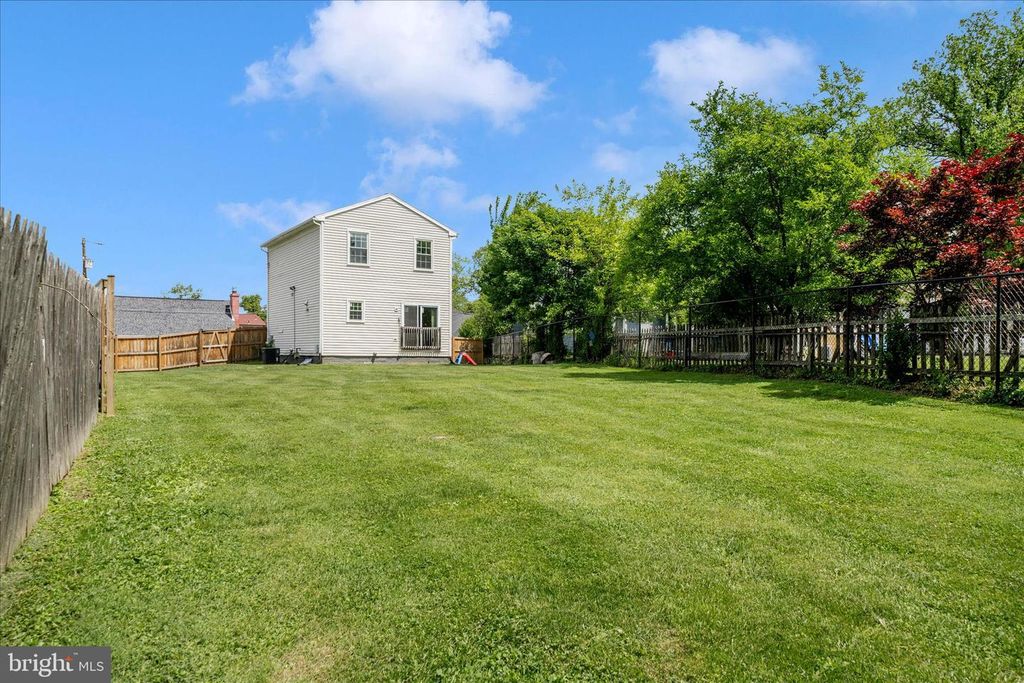 Image 51 of property listing at 713 SEEK LN, Silver Spring, MD 20912