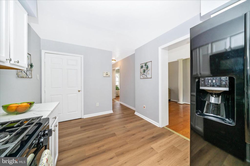 Image 8 of property listing at 713 SEEK LN, Silver Spring, MD 20912