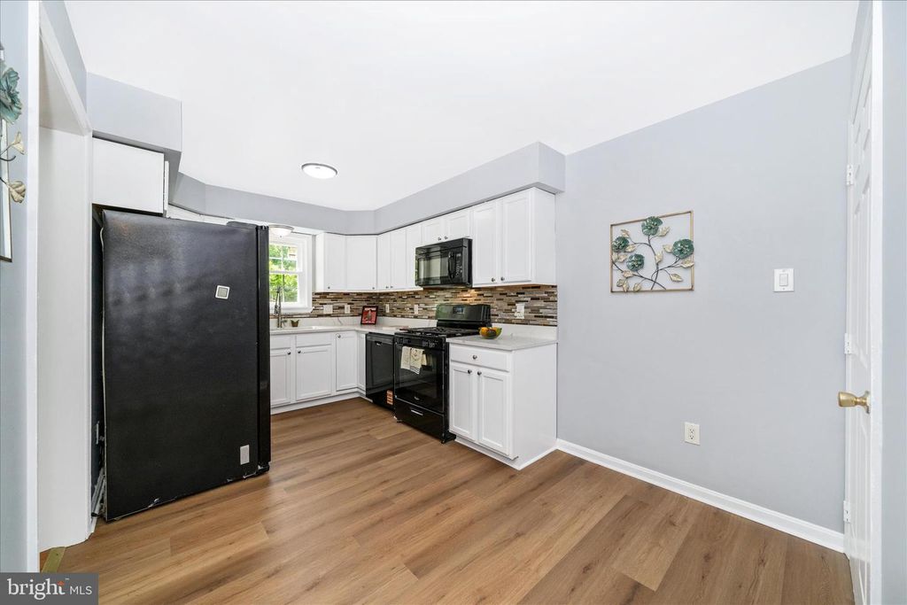 Image 9 of property listing at 713 SEEK LN, Silver Spring, MD 20912