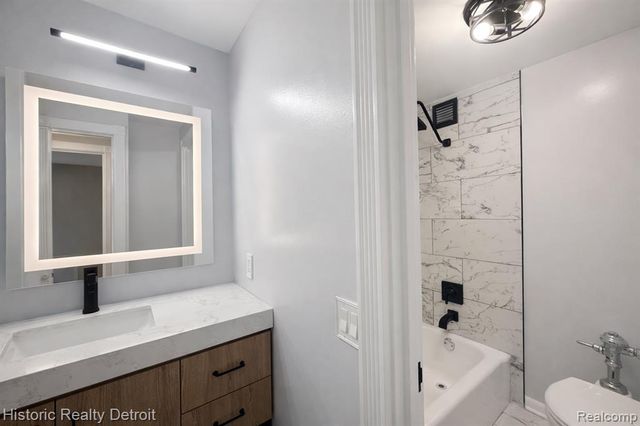 1300 E Lafayette Street 611, Detroit, MI 48207